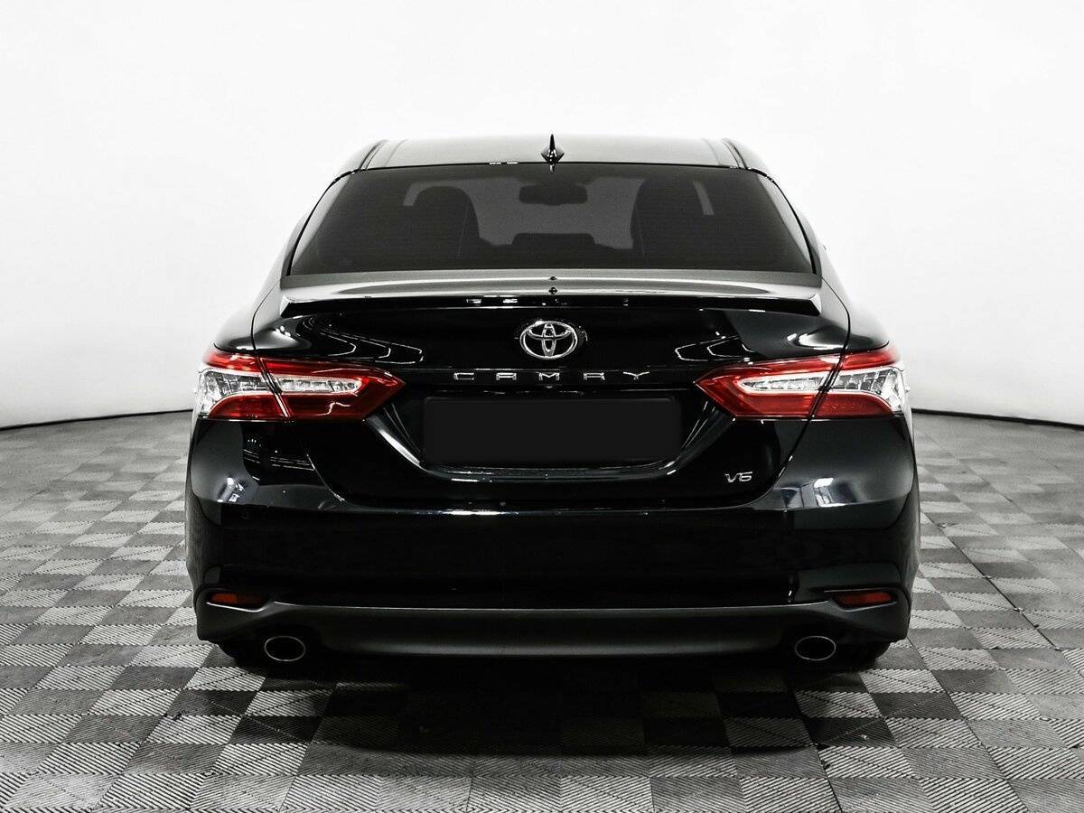 Toyota Camry с пробегом — 2018 год. Фото: #5