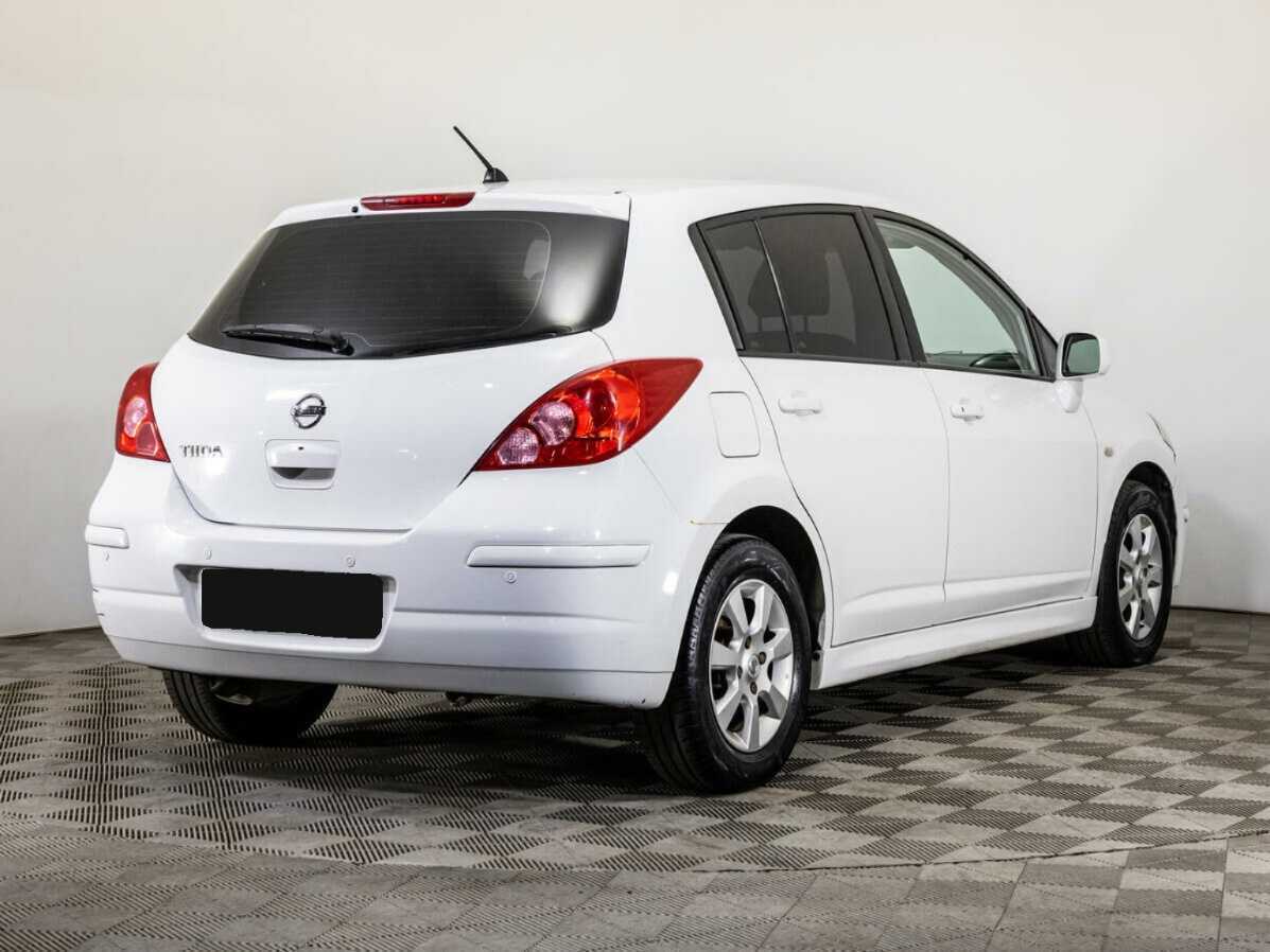 Nissan Tiida с пробегом — 2011 год. Фото: #4