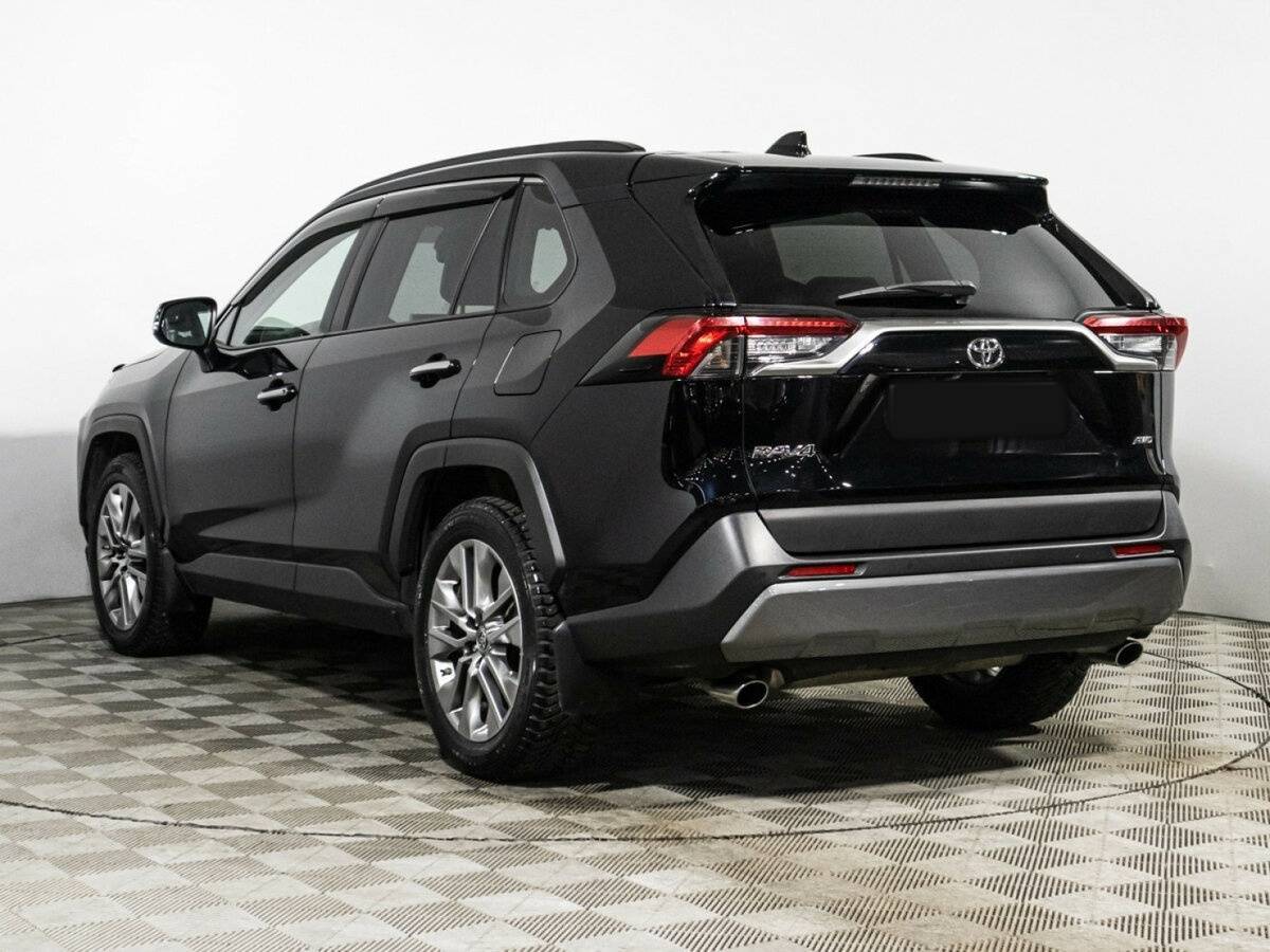 Toyota RAV4 с пробегом — 2020 год. Фото: #6