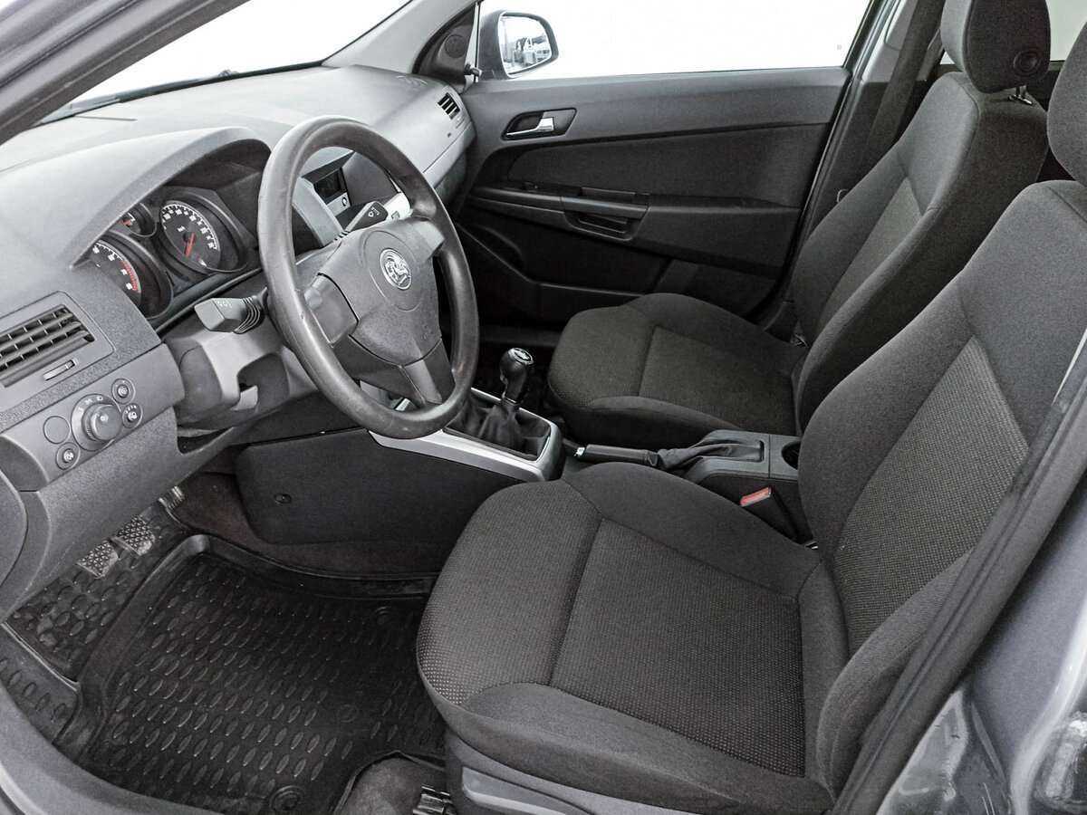 Opel Astra с пробегом — 2011 год. Фото: #15