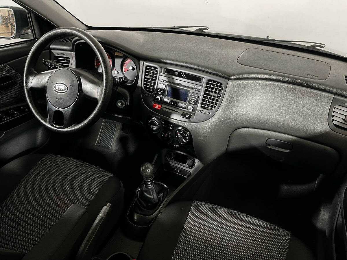 Kia Rio с пробегом — 2011 год. Фото: #5