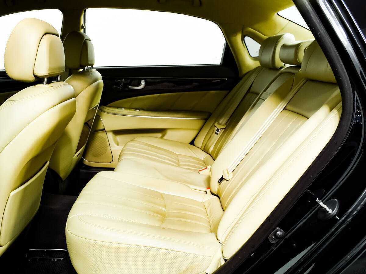 Hyundai Equus с пробегом — 2012 год. Фото: #11