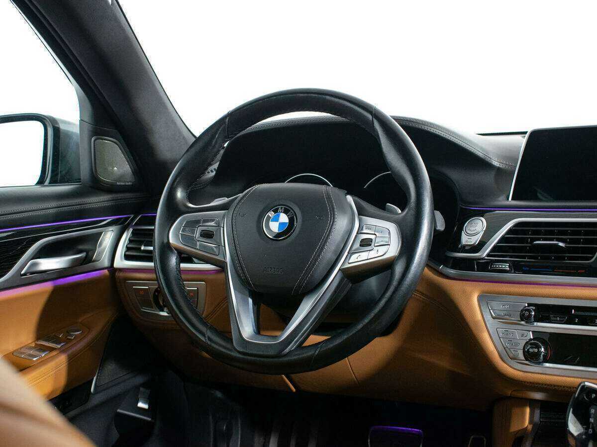 BMW 7 серии с пробегом — 2018 год. Фото: #13
