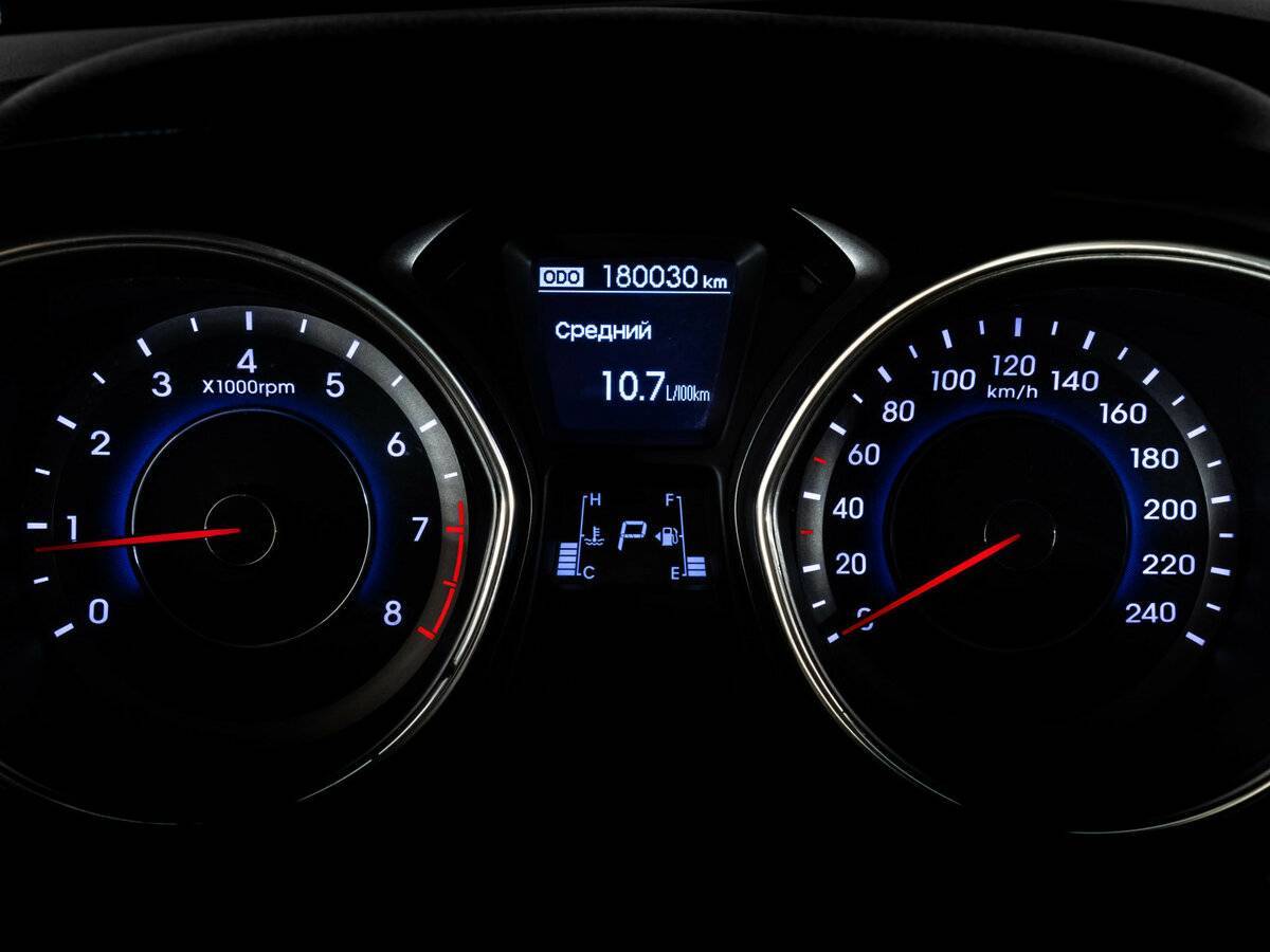 Hyundai Elantra с пробегом — 2011 год. Фото: #15