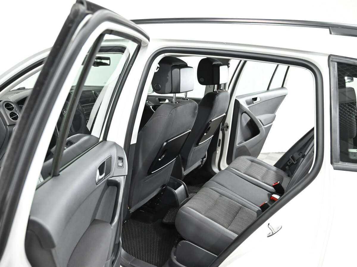 Volkswagen Tiguan с пробегом — 2011 год. Фото: #10