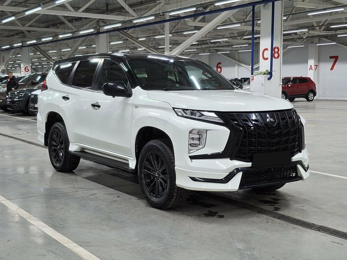 Mitsubishi Montero Sport с пробегом — 2022 год. Фото: #2