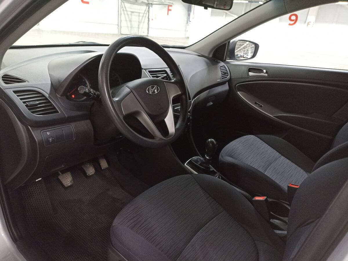 Hyundai Solaris с пробегом — 2016 год. Фото: #15