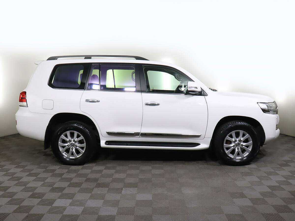 Toyota Land Cruiser с пробегом — 2015 год. Фото: #2