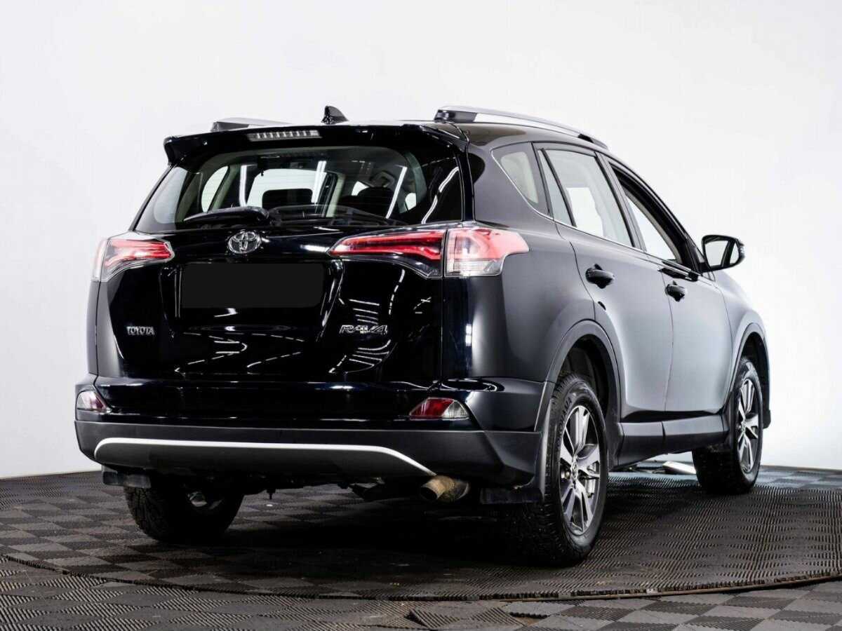 Toyota RAV4 с пробегом — 2017 год. Фото: #5