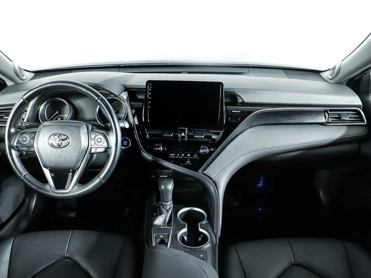 Toyota Camry с пробегом — 2022 год. Фото: #9