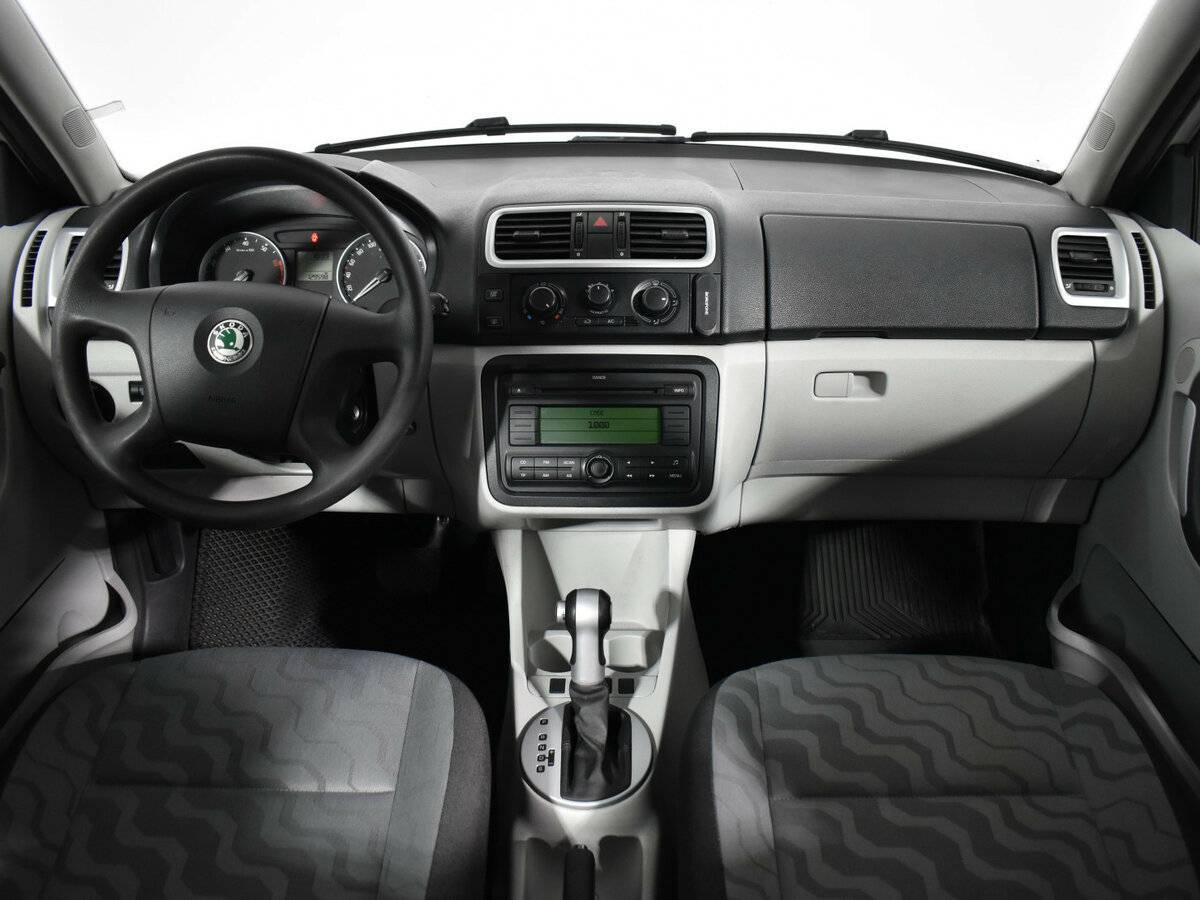 Skoda Fabia с пробегом — 2009 год. Фото: #10