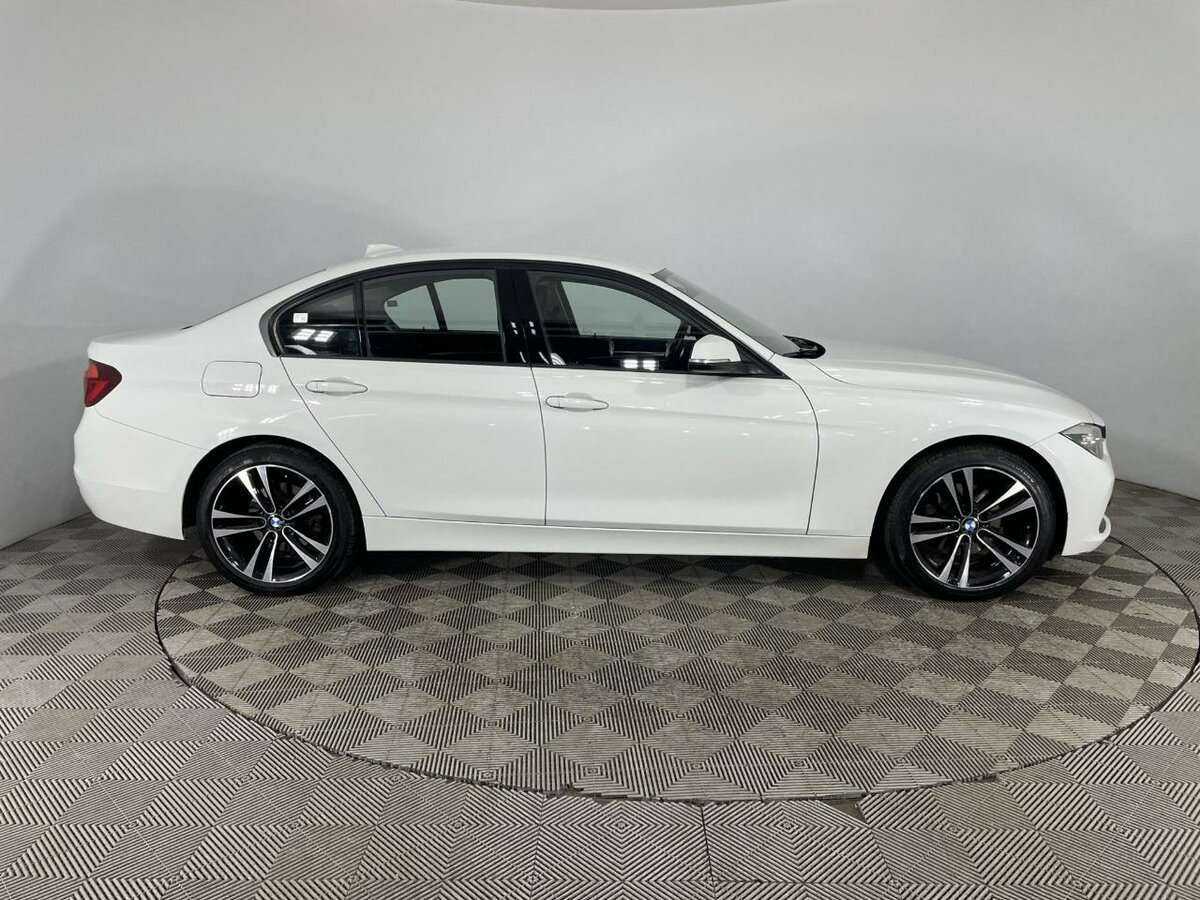 BMW 3 серии с пробегом — 2018 год. Фото: #3
