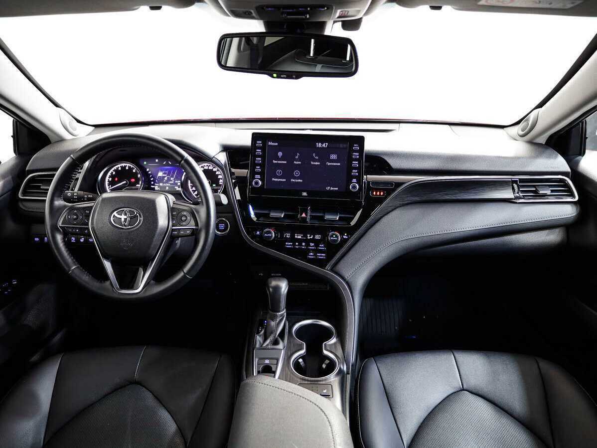 Toyota Camry с пробегом — 2021 год. Фото: #10