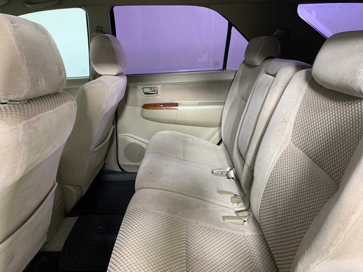 Toyota Fortuner с пробегом — 2011 год. Фото: #15