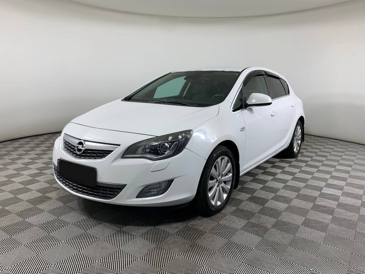 Opel Astra с пробегом — 2011 год. Фото: #0