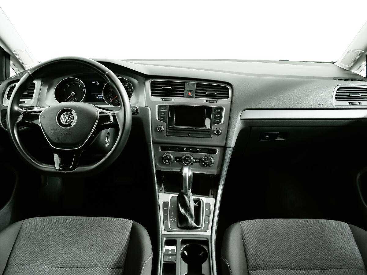 Volkswagen Golf с пробегом — 2015 год. Фото: #10