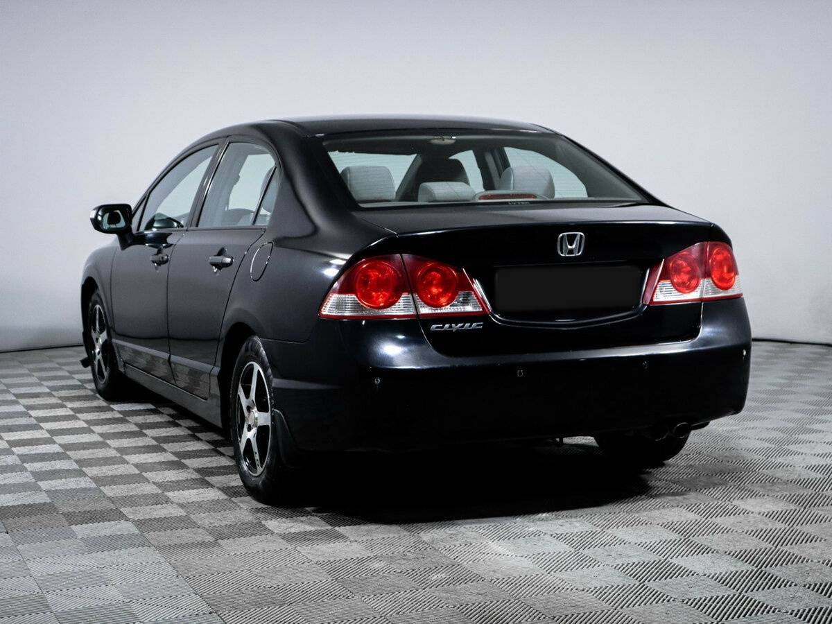 Honda Civic с пробегом — 2007 год. Фото: #6