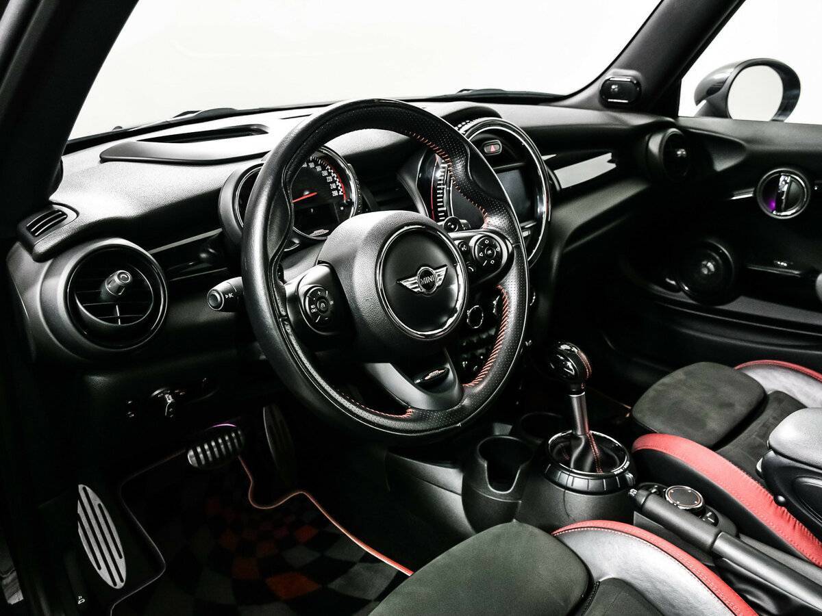 Mini Hatch с пробегом — 2016 год. Фото: #12