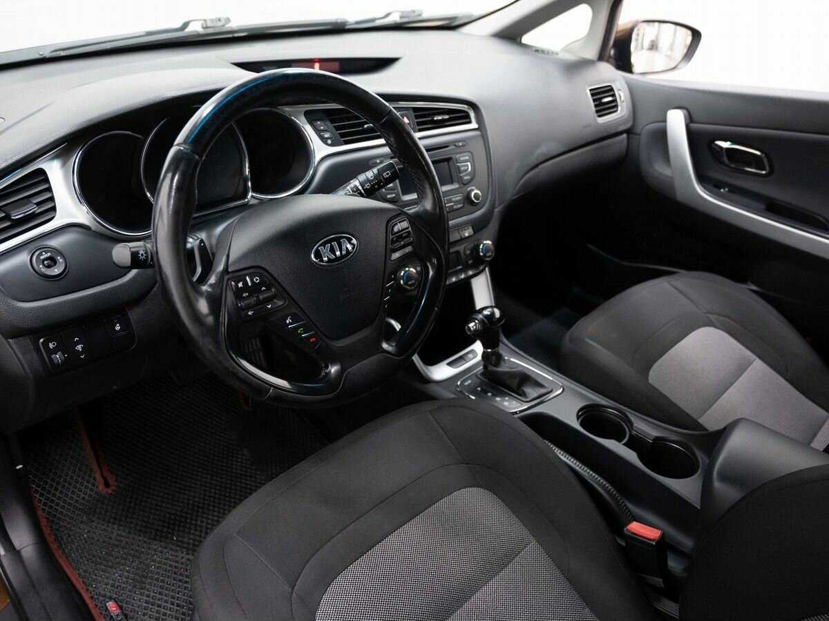 Kia Ceed с пробегом — 2017 год. Фото: #6