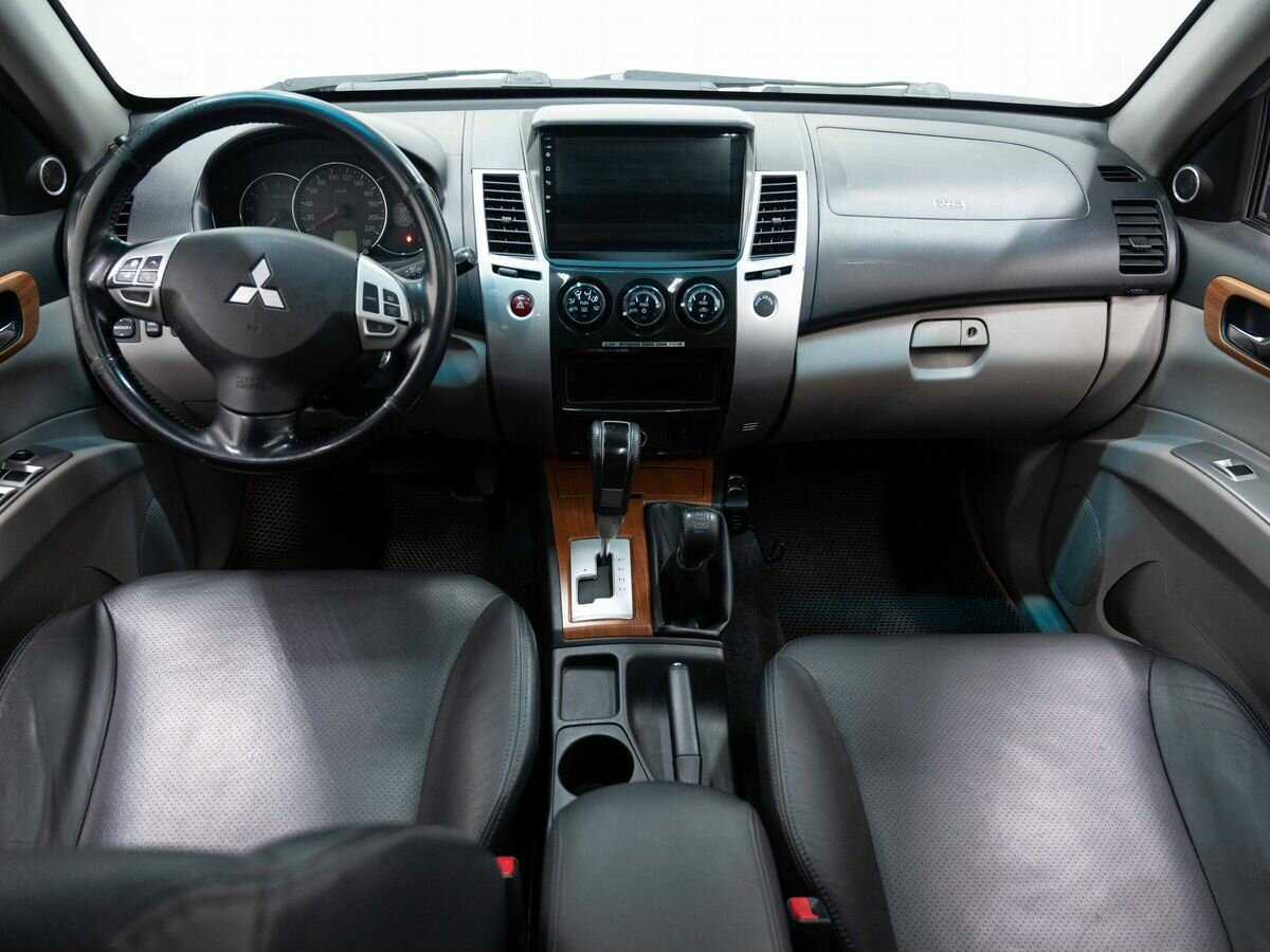 Mitsubishi Pajero Sport с пробегом — 2008 год. Фото: #11