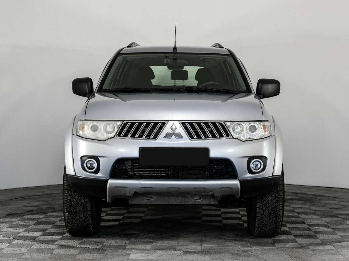 Mitsubishi Pajero Sport с пробегом — 2011 год. Фото: #1