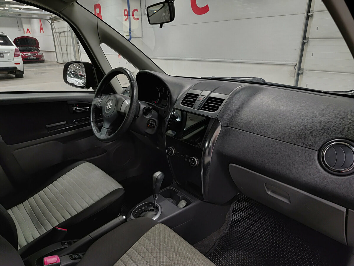 Suzuki SX4 с пробегом — 2011 год. Фото: #10
