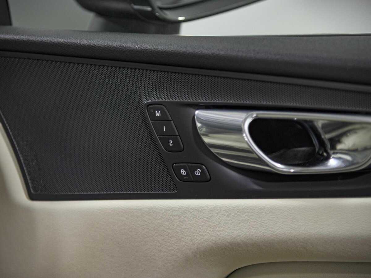 Volvo XC60 с пробегом — 2017 год. Фото: #23