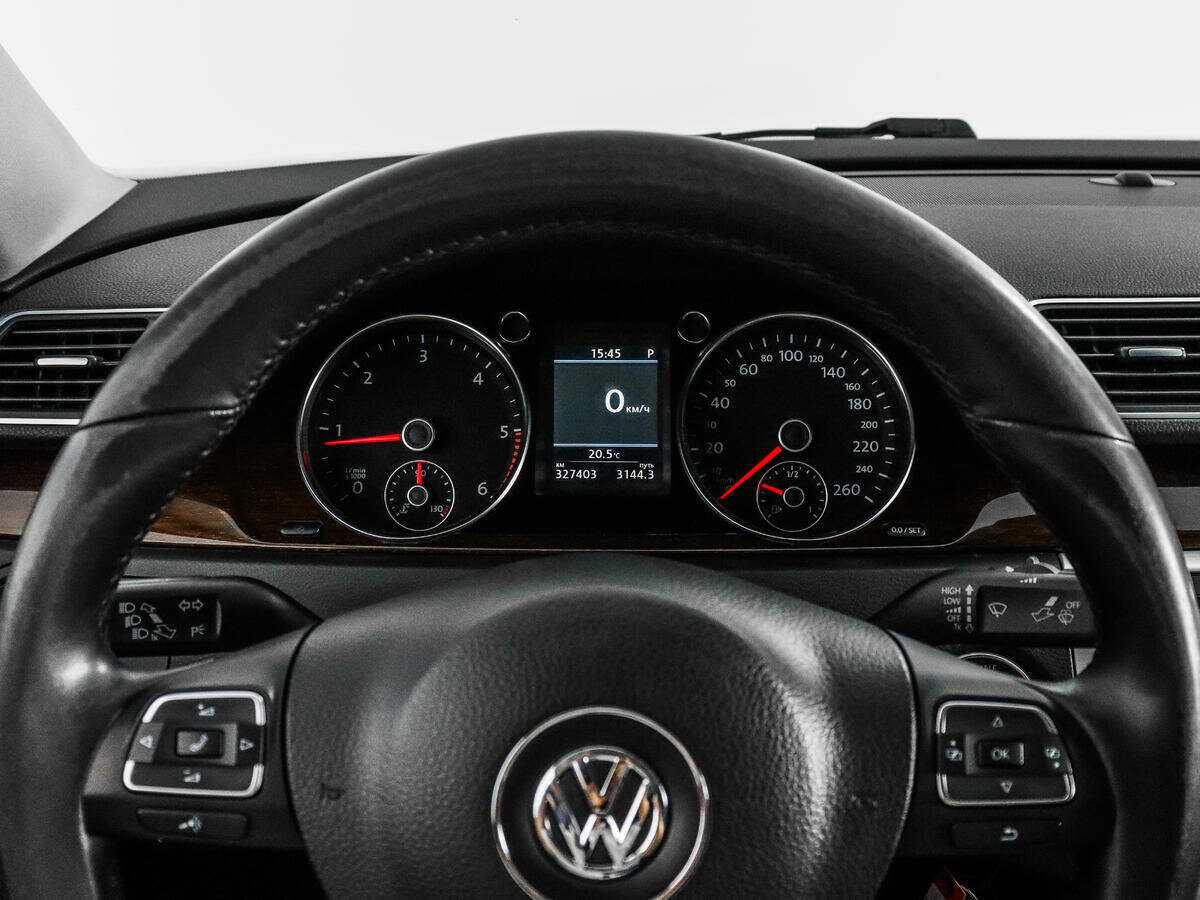 Volkswagen Passat с пробегом — 2011 год. Фото: #17