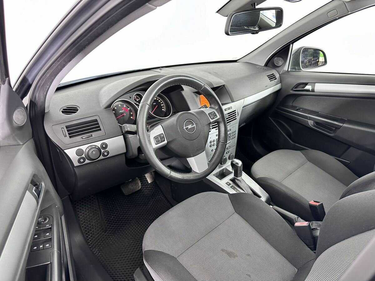 Opel Astra с пробегом — 2014 год. Фото: #4