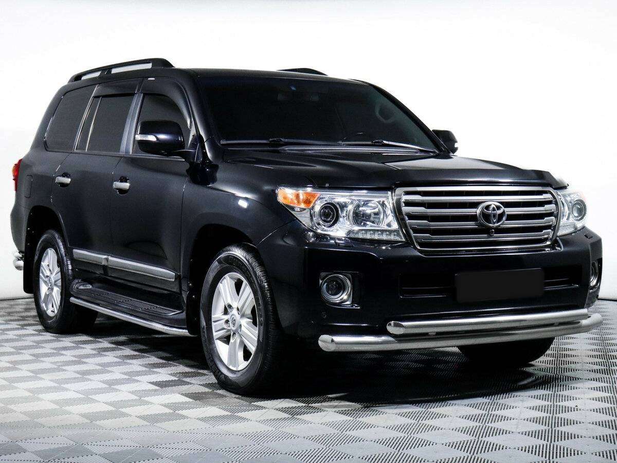 Toyota Land Cruiser с пробегом — 2013 год. Фото: #2