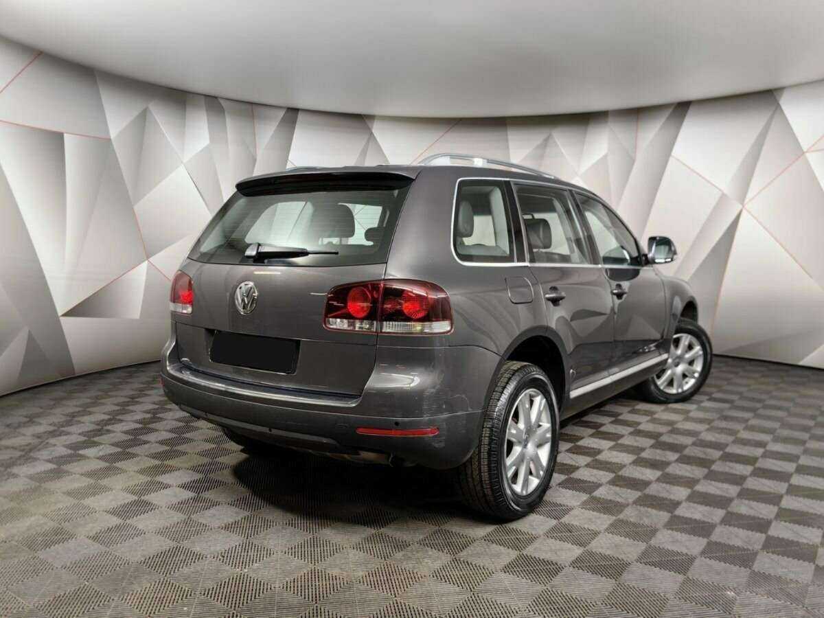 Volkswagen Touareg с пробегом — 2010 год. Фото: #1