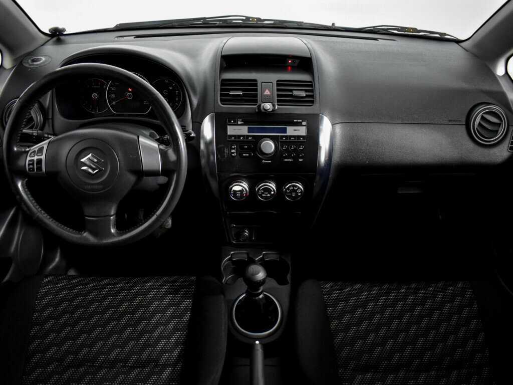 Suzuki SX4 с пробегом — 2007 год. Фото: #11