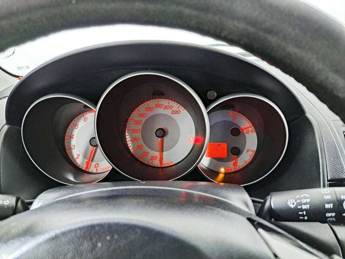 Mazda 3 с пробегом — 2008 год. Фото: #9
