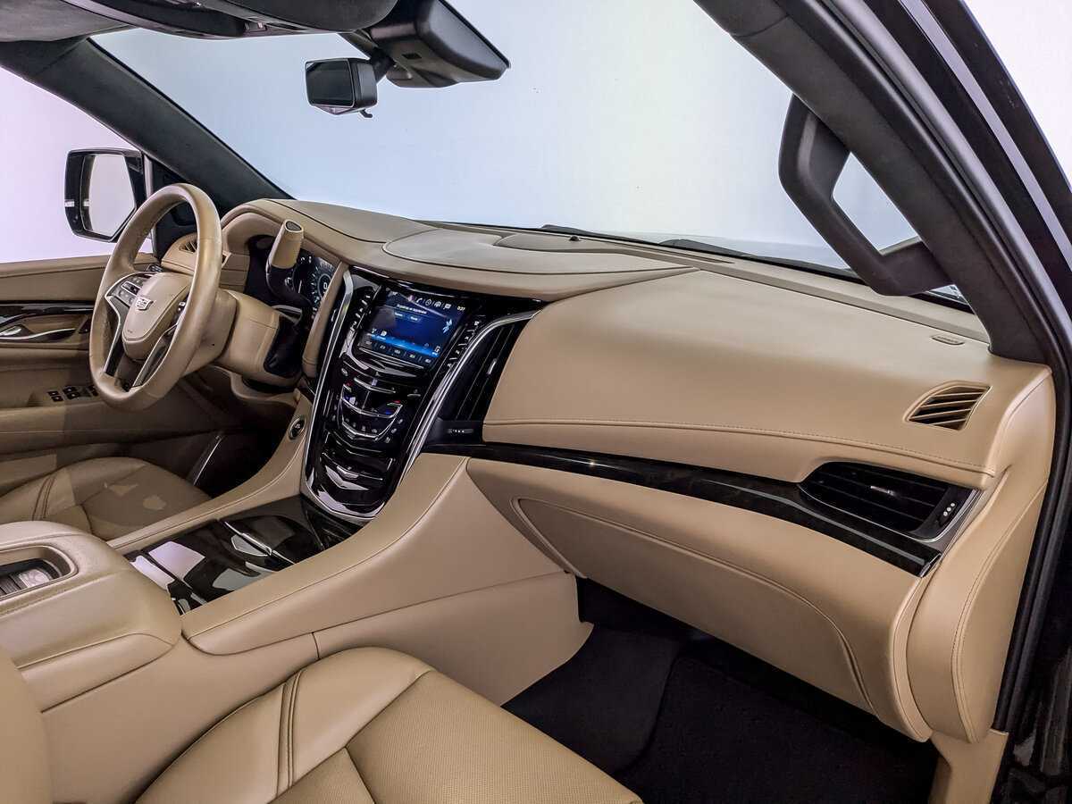 Cadillac Escalade с пробегом — 2020 год. Фото: #8