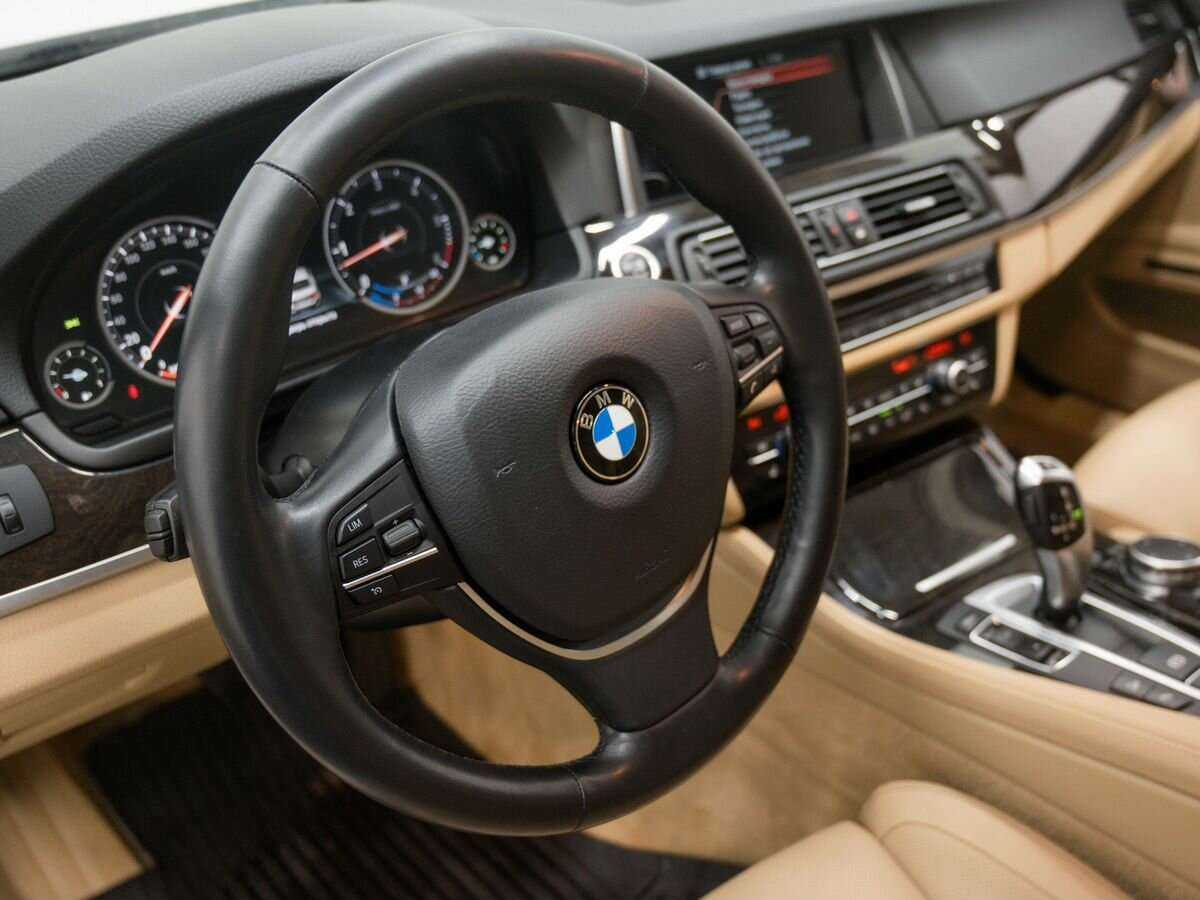BMW 5 серии с пробегом — 2015 год. Фото: #16