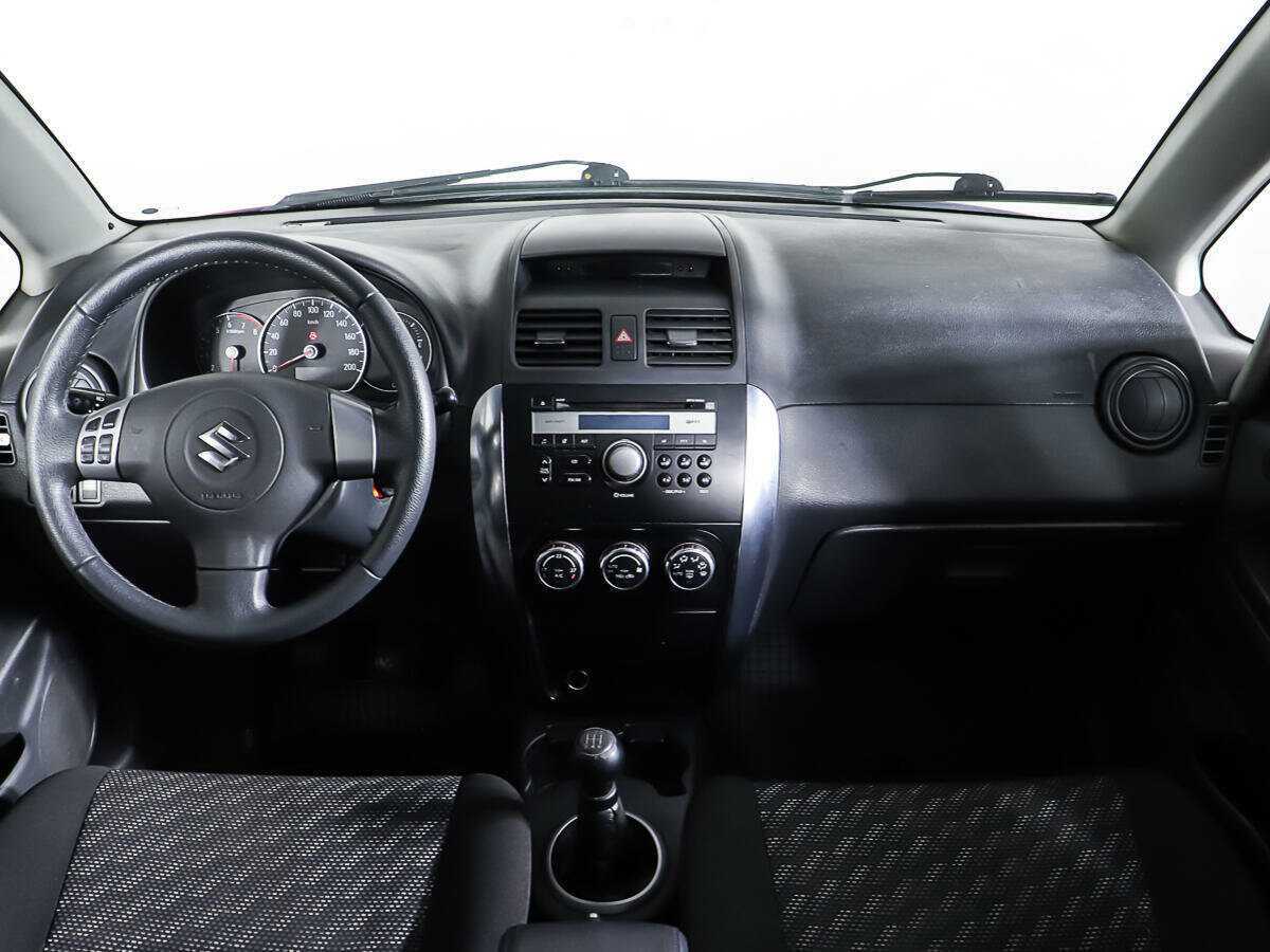 Suzuki SX4 с пробегом — 2007 год. Фото: #10