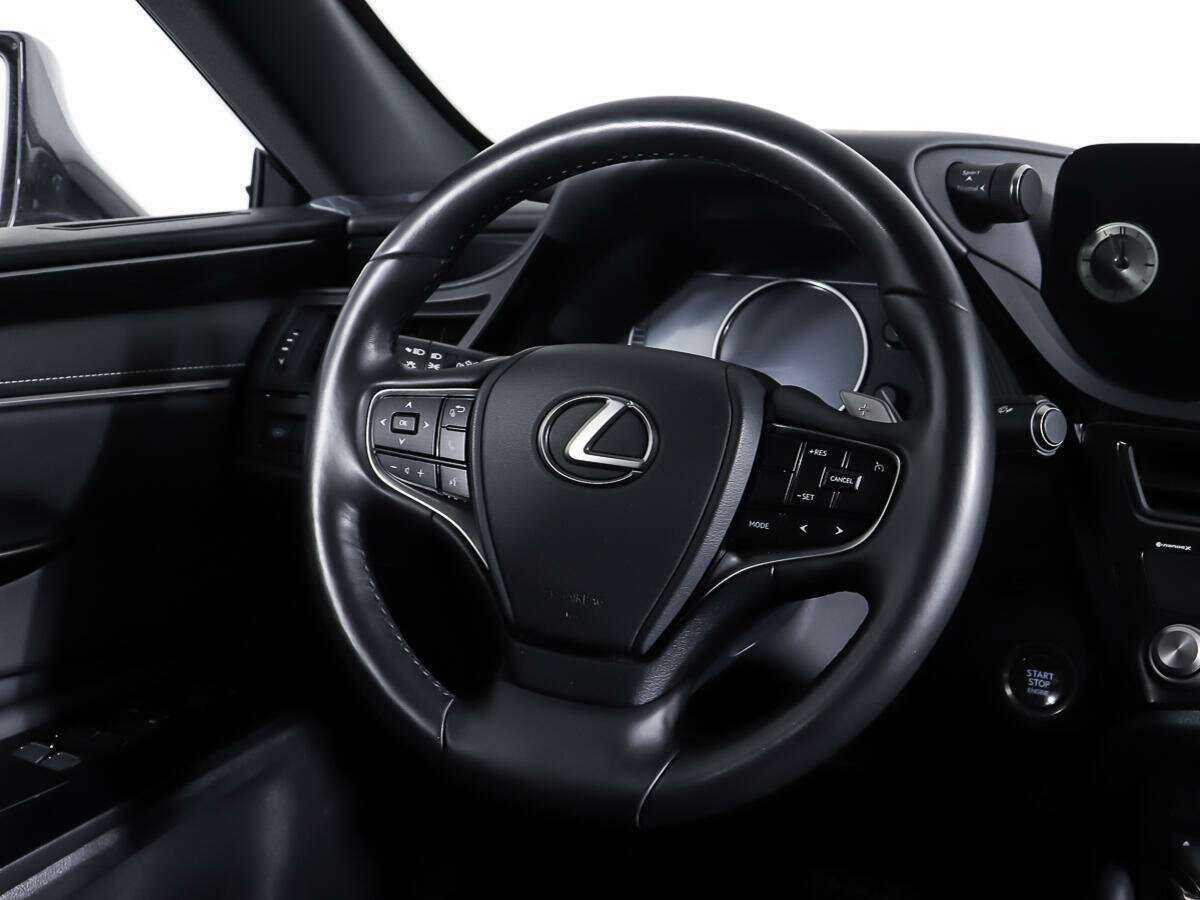 Lexus ES с пробегом — 2022 год. Фото: #9