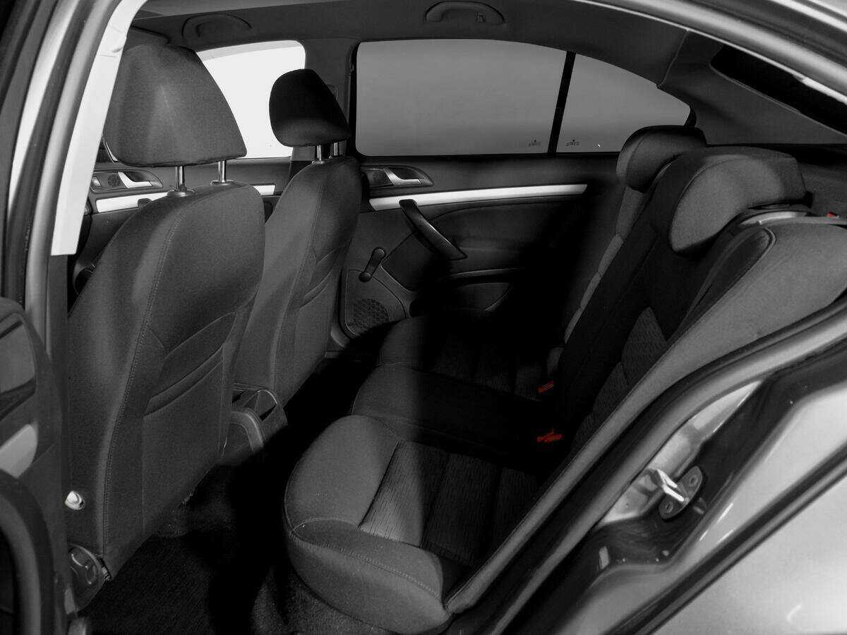 Skoda Octavia с пробегом — 2009 год. Фото: #9