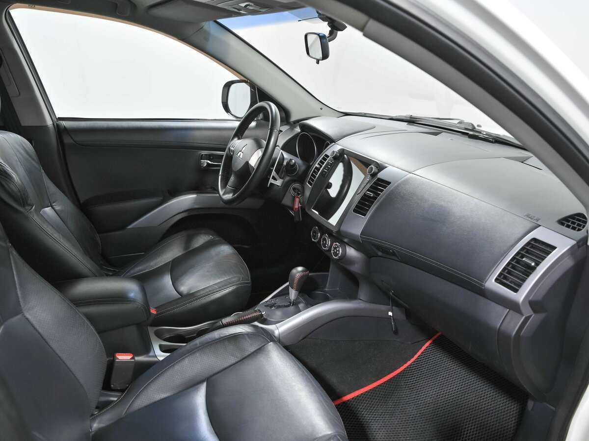 Mitsubishi Outlander с пробегом — 2011 год. Фото: #15
