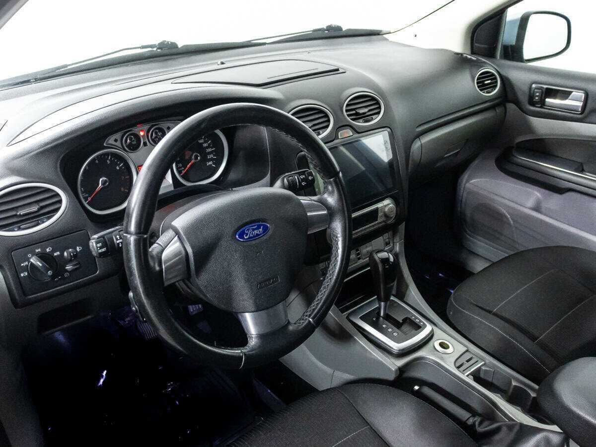 Ford Focus с пробегом — 2010 год. Фото: #10