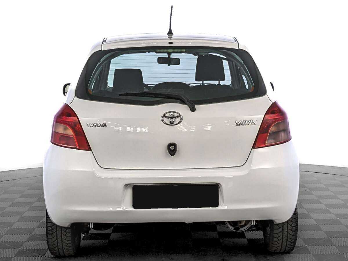 Toyota Yaris с пробегом — 2007 год. Фото: #5