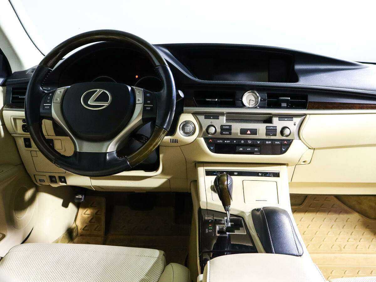 Lexus ES с пробегом — 2013 год. Фото: #9