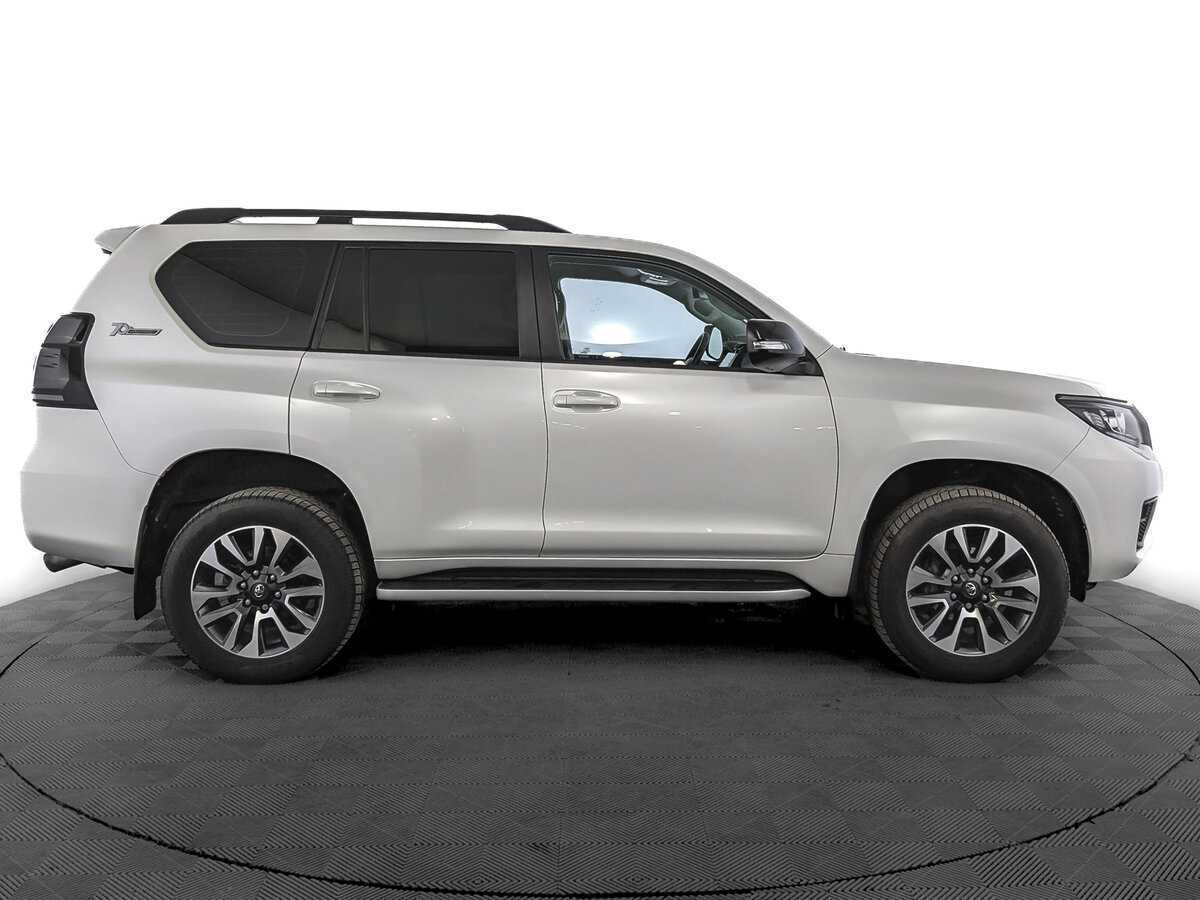 Toyota Land Cruiser Prado с пробегом — 2022 год. Фото: #3