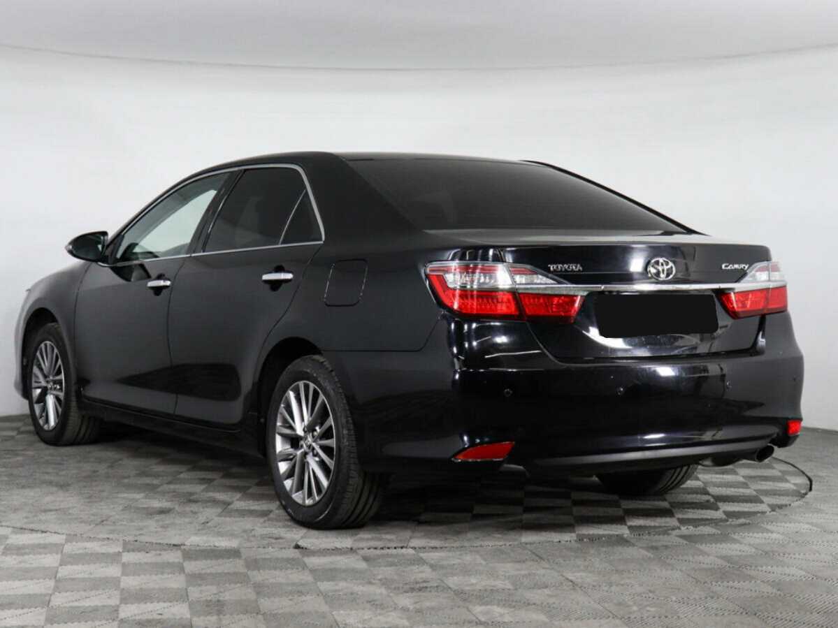 Toyota Camry с пробегом — 2017 год. Фото: #6