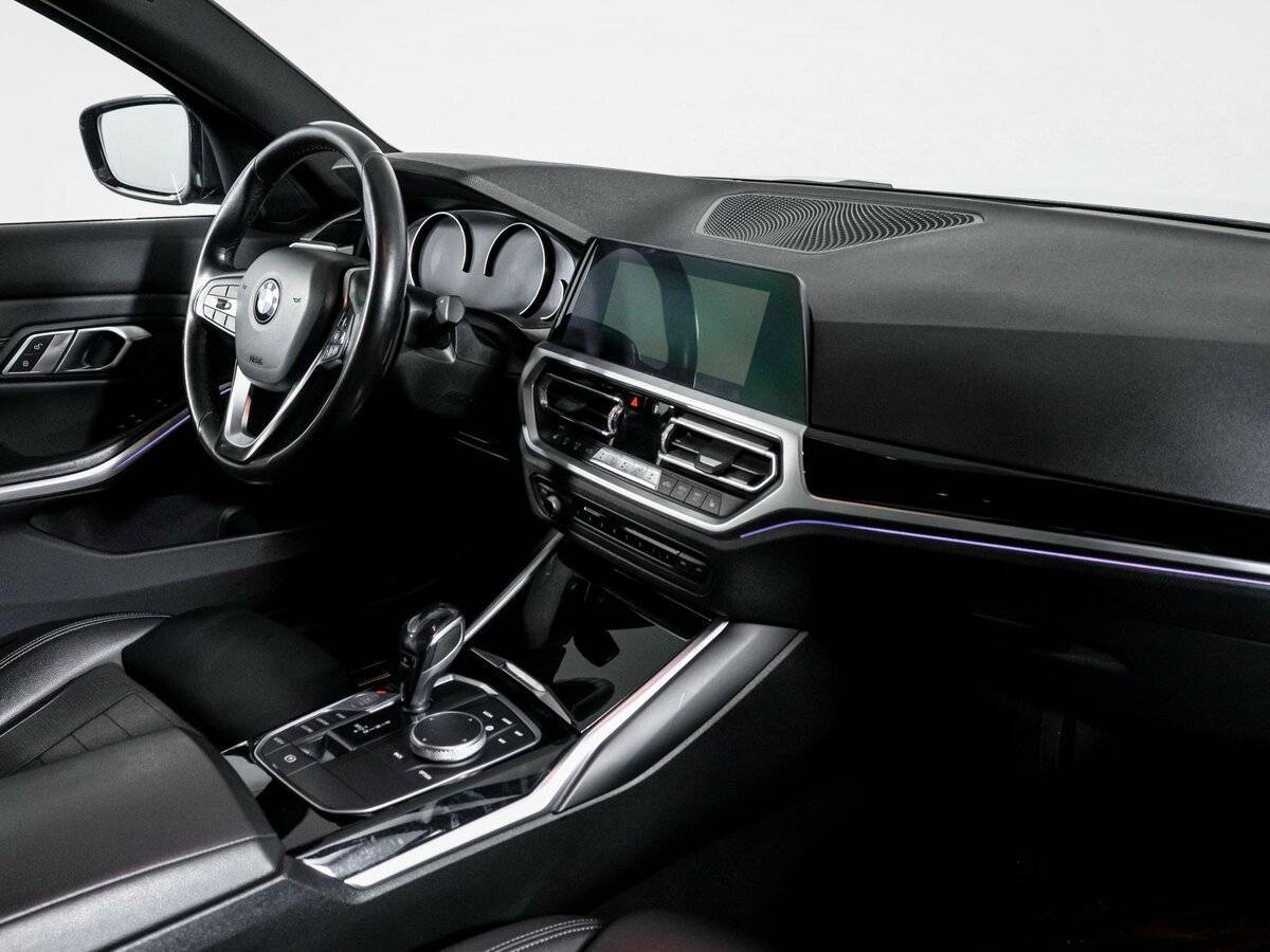 BMW 3 серии с пробегом — 2019 год. Фото: #8