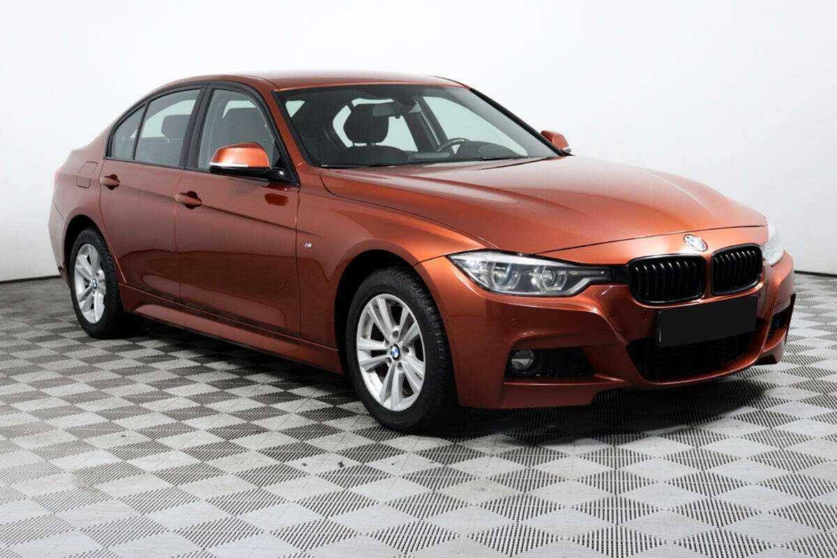 BMW 3 серии с пробегом — 2018 год. Фото: #2