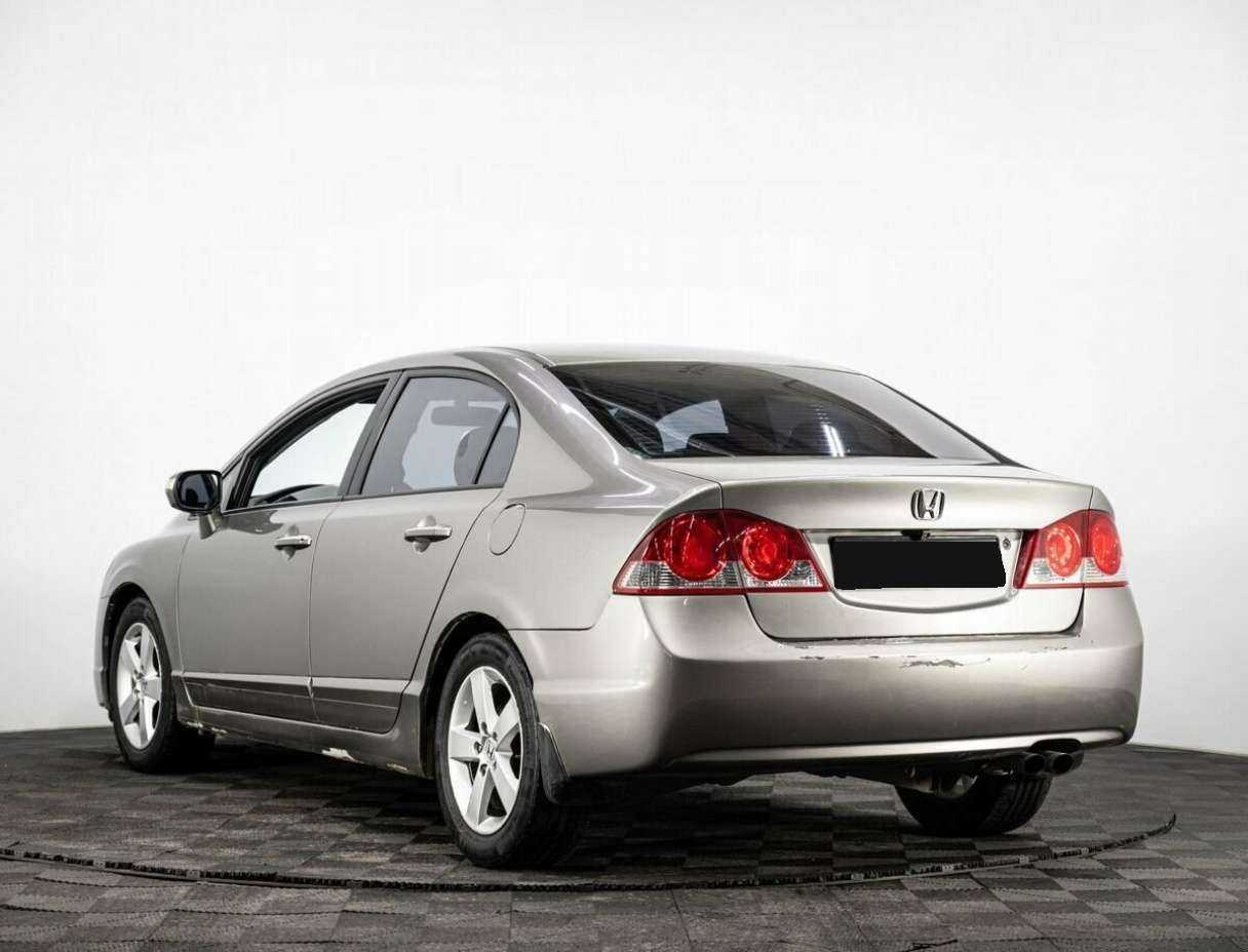 Honda Civic с пробегом — 2007 год. Фото: #3
