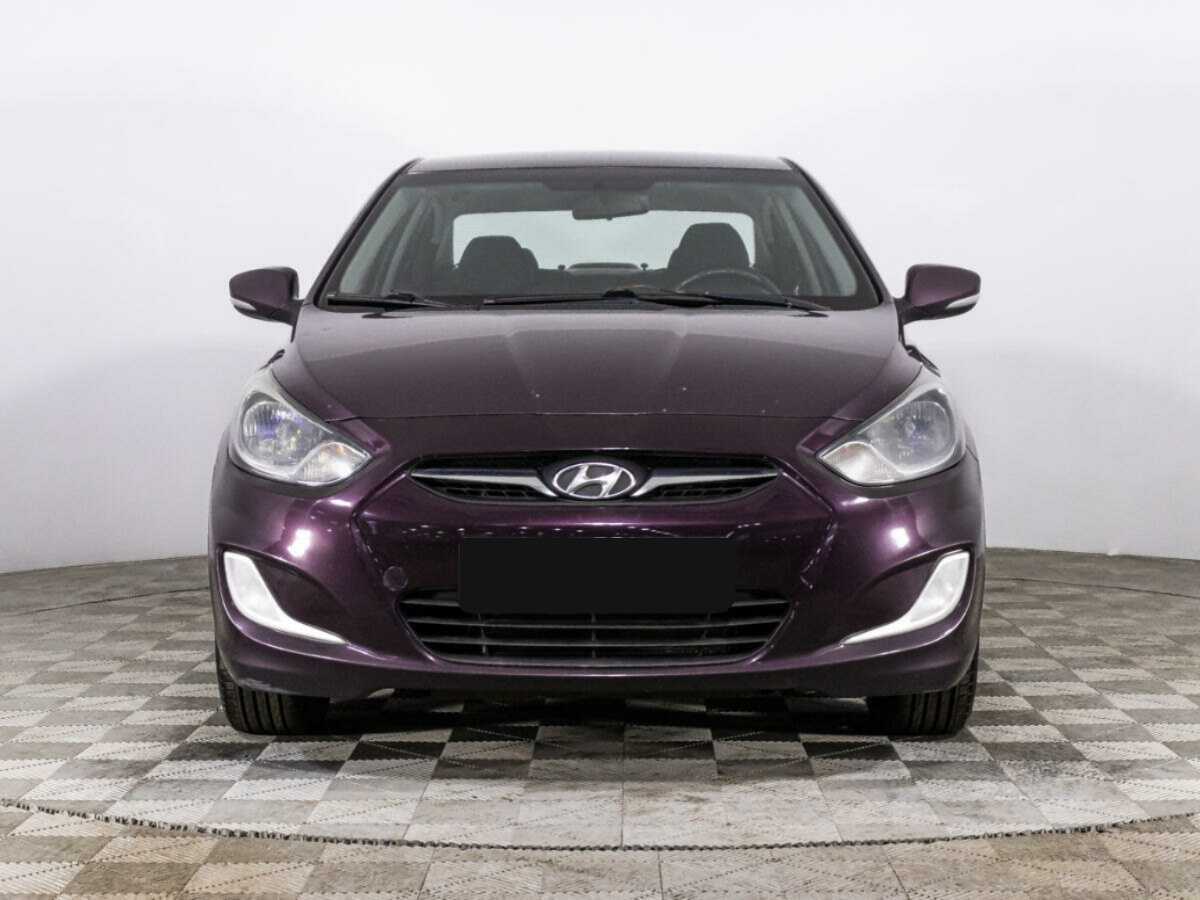 Hyundai Solaris с пробегом — 2011 год. Фото: #1