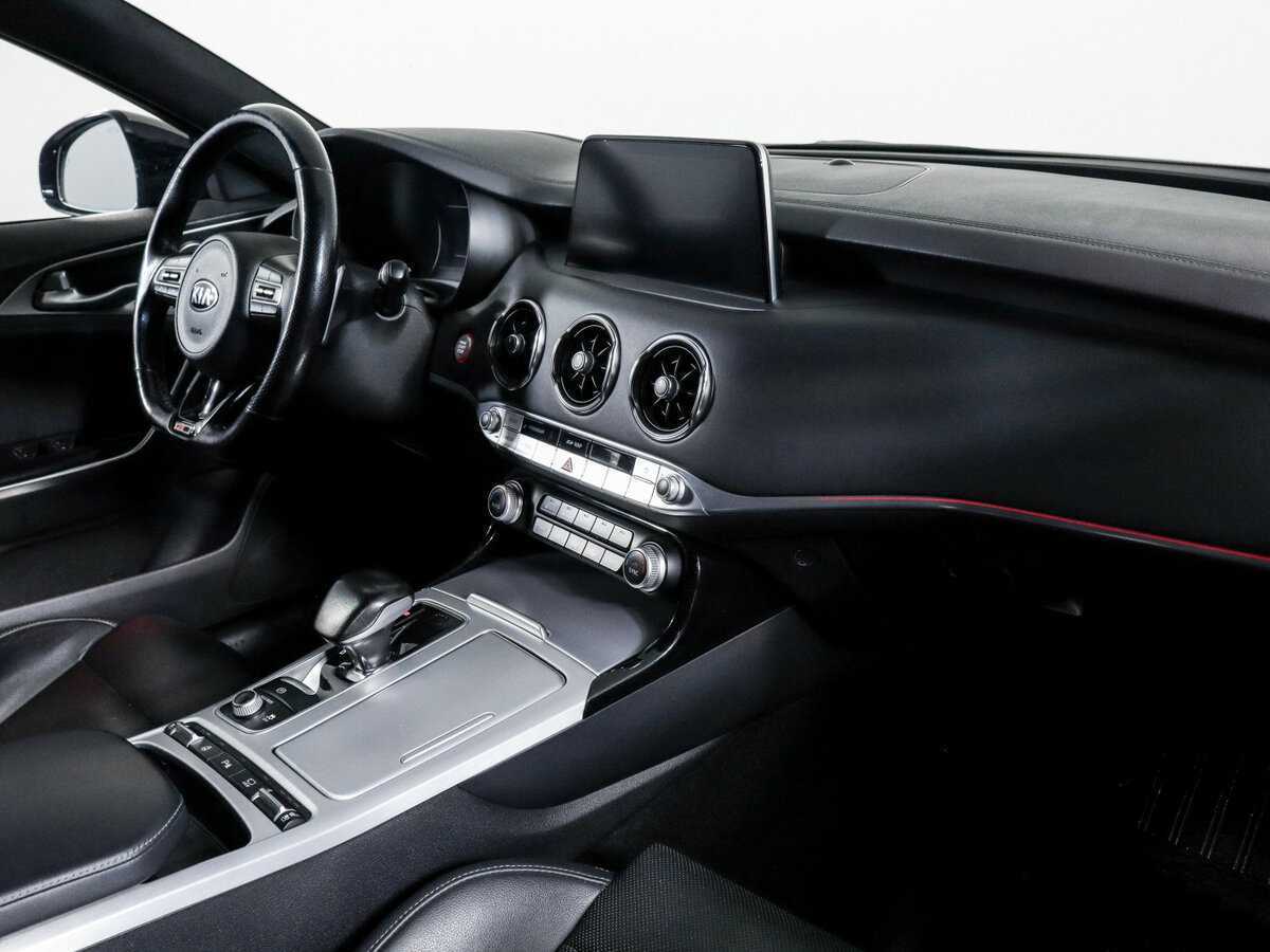 Kia Stinger с пробегом — 2019 год. Фото: #5