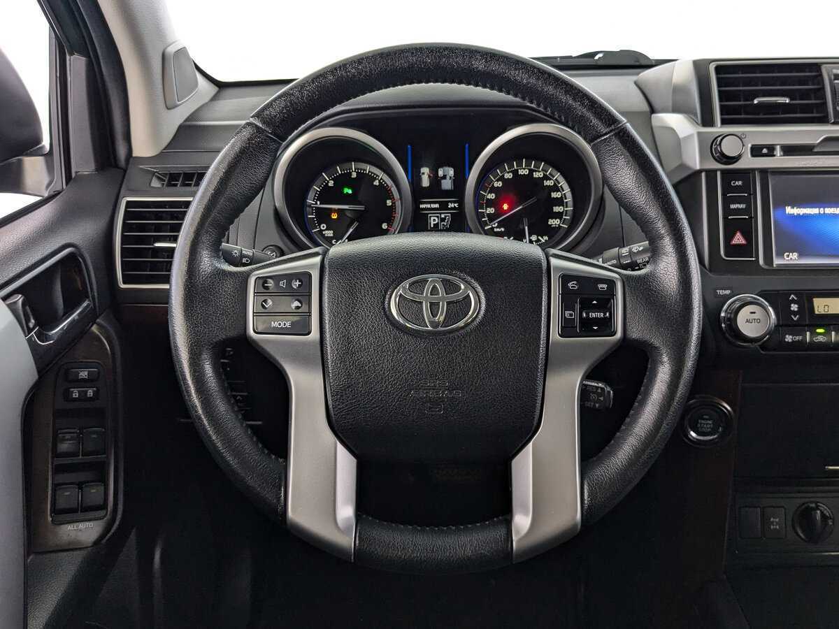 Toyota Land Cruiser Prado с пробегом — 2016 год. Фото: #17